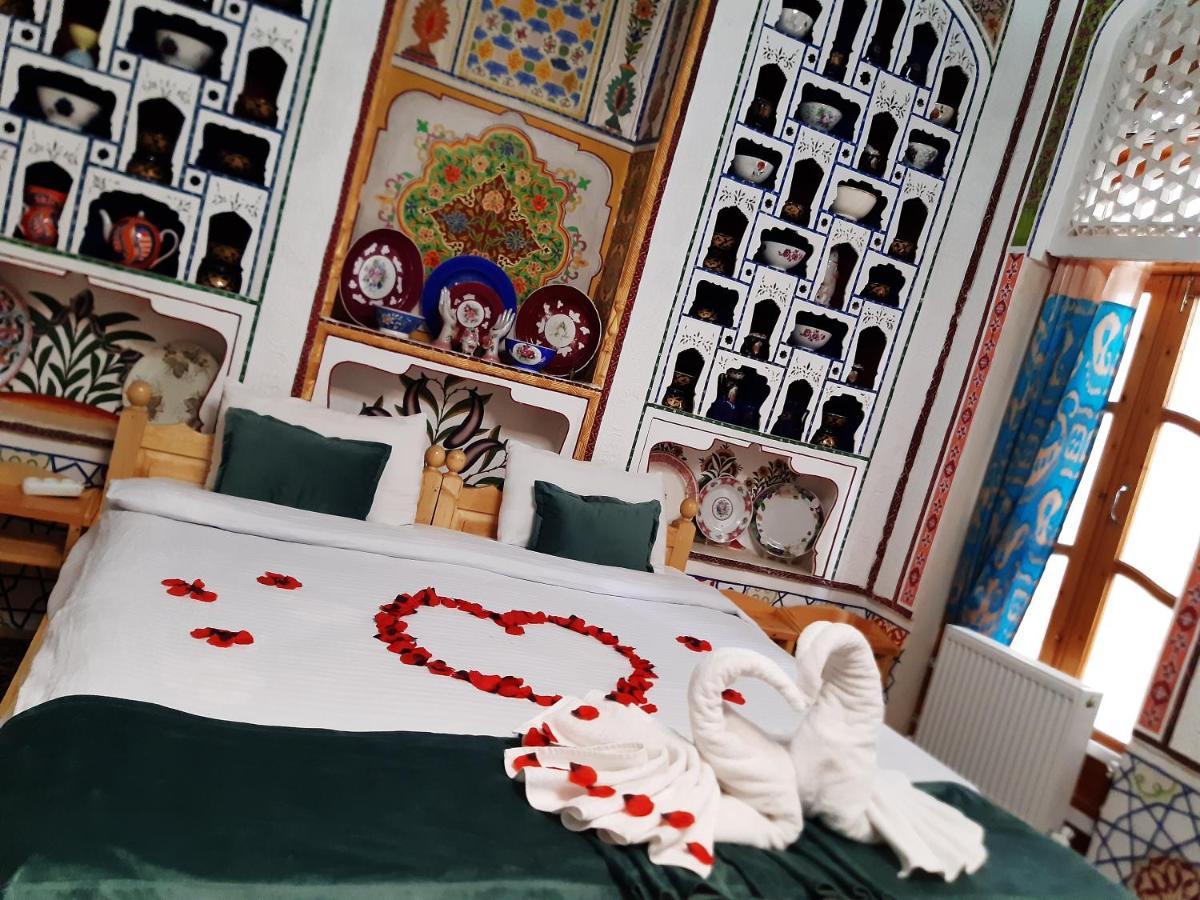 Hotel Rizqiro'Z Boutique บูคารา ภายนอก รูปภาพ