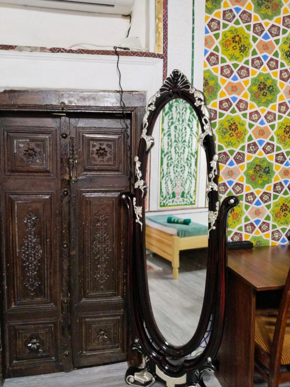 Hotel Rizqiro'Z Boutique บูคารา ภายนอก รูปภาพ