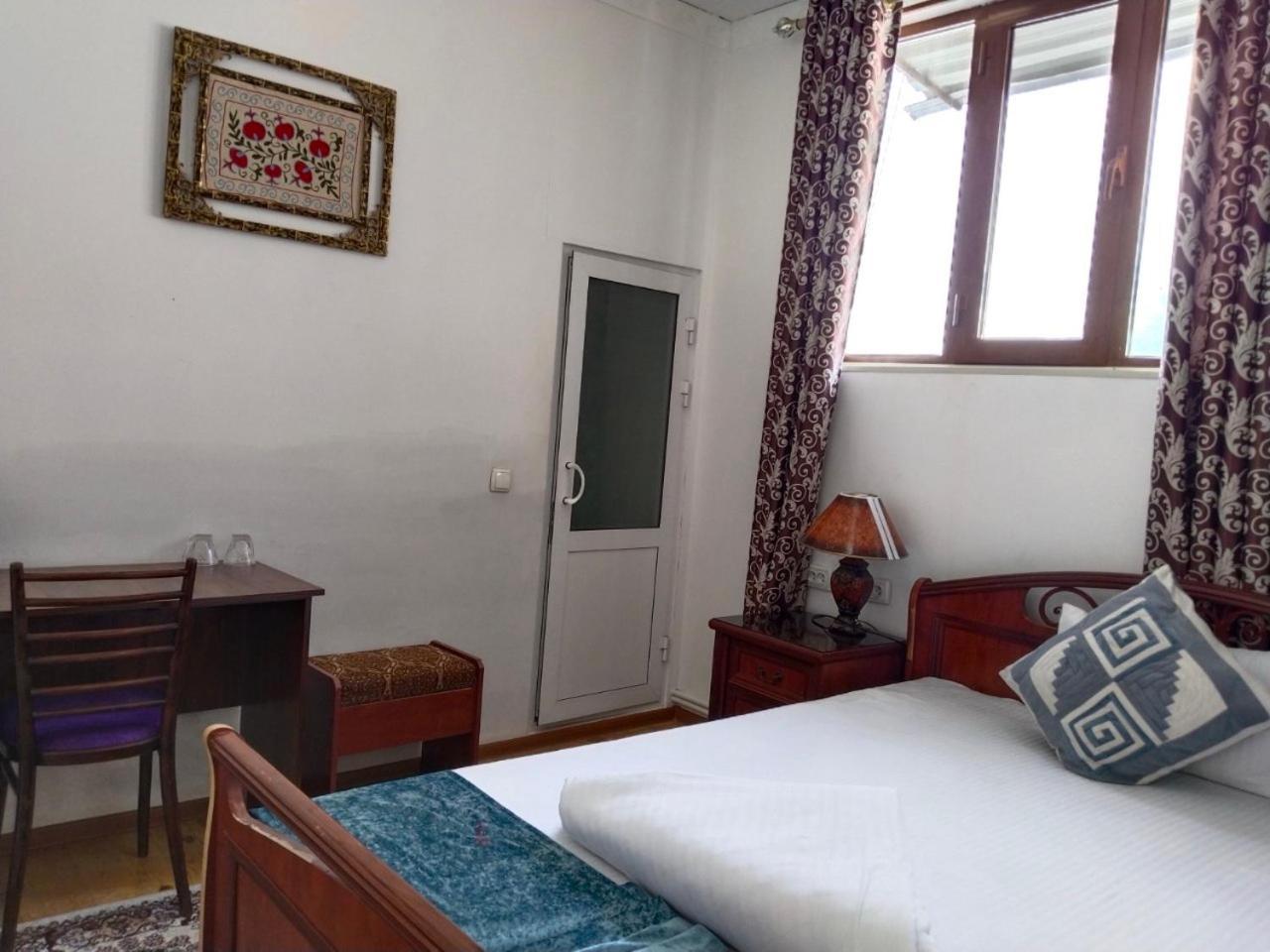 Hotel Rizqiro'Z Boutique บูคารา ภายนอก รูปภาพ